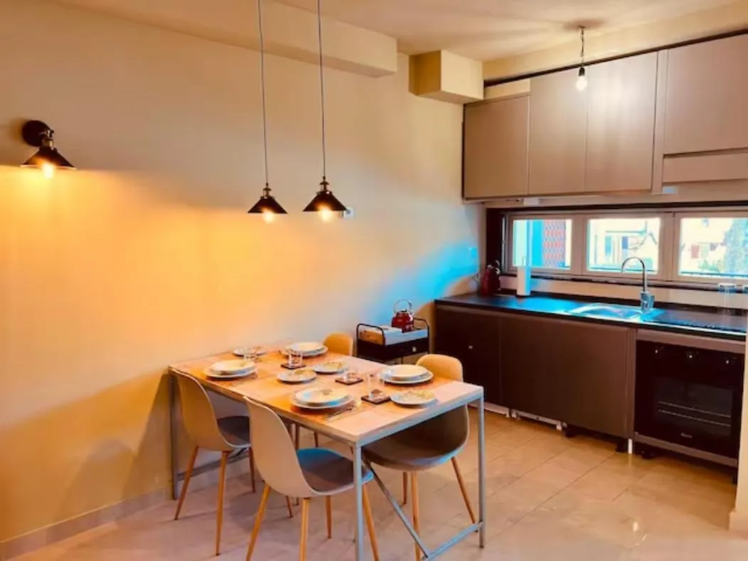 Lido Galeazzi Giant Pool Apartment Sirmione